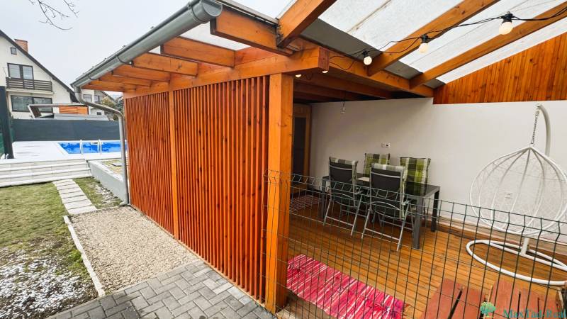 terasa a bazén.jpeg