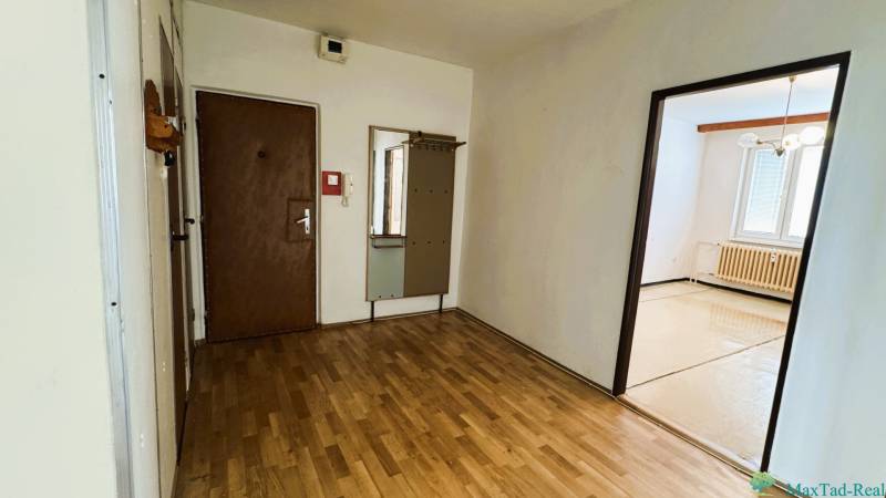 chodba a vstupné dvere