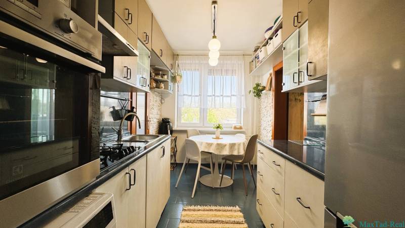 kuchyna od chodby.jpeg