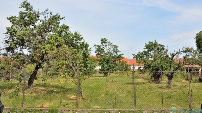 pozemok vedľa