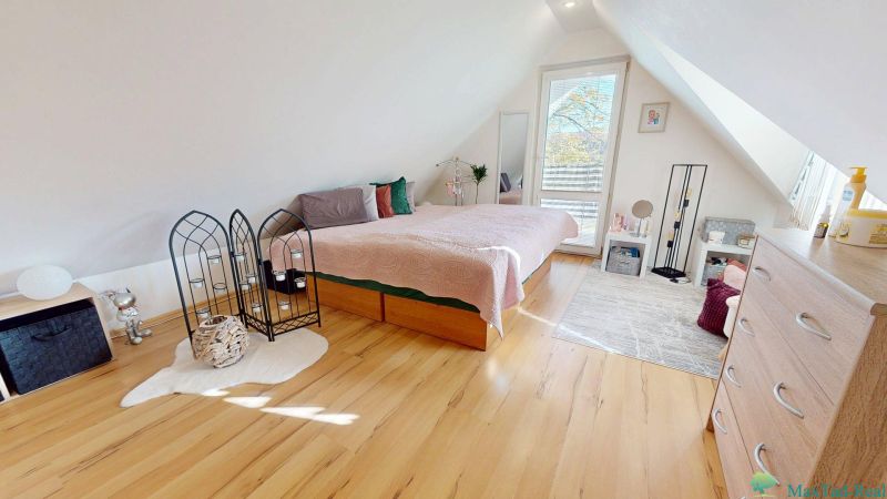 Apartmán na poschodí